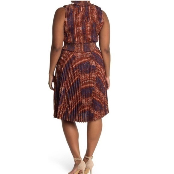 Smocked Dress - Picture 3 of 3